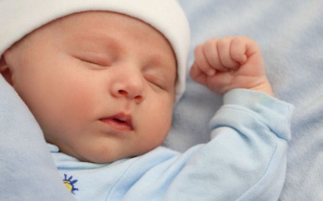 Không phải tất cả các trường hợp bé sơ sinh ngủ nhiều cũng đều có lợi